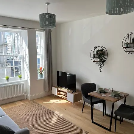 Lovely 1 Bed Flat *Free Parking* Hoe/Barbican Plymouth Exterior photo