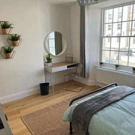 Lovely 1 Bed Flat *Free Parking* Hoe/Barbican Plymouth Exterior photo
