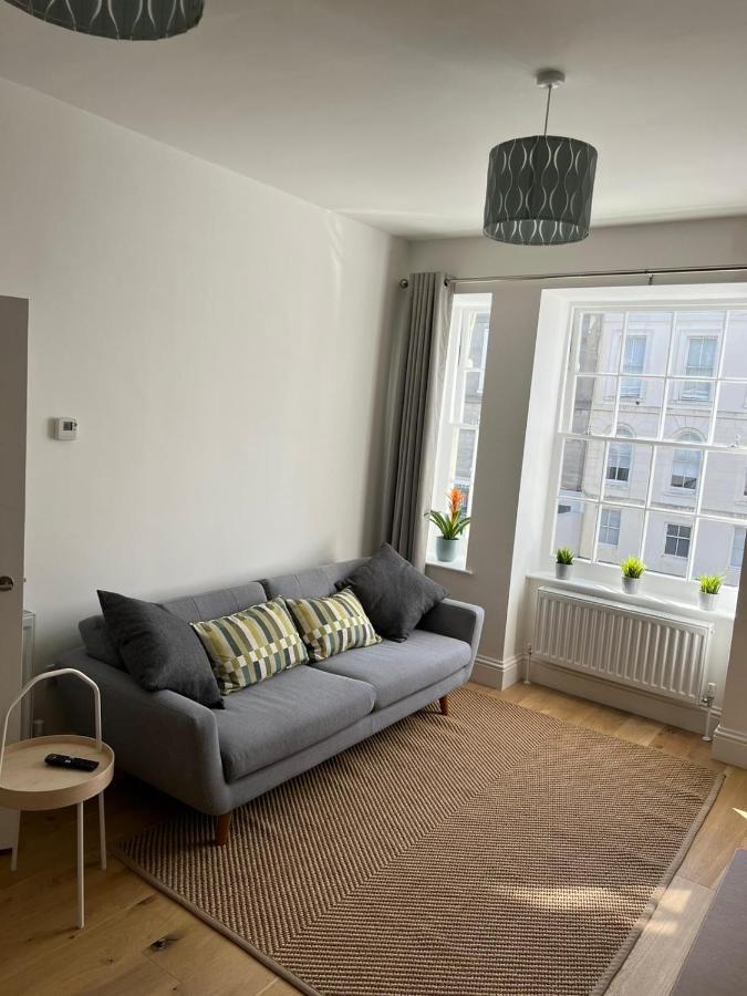 Lovely 1 Bed Flat *free Parking* Hoe/barbican Apartment Plymouth