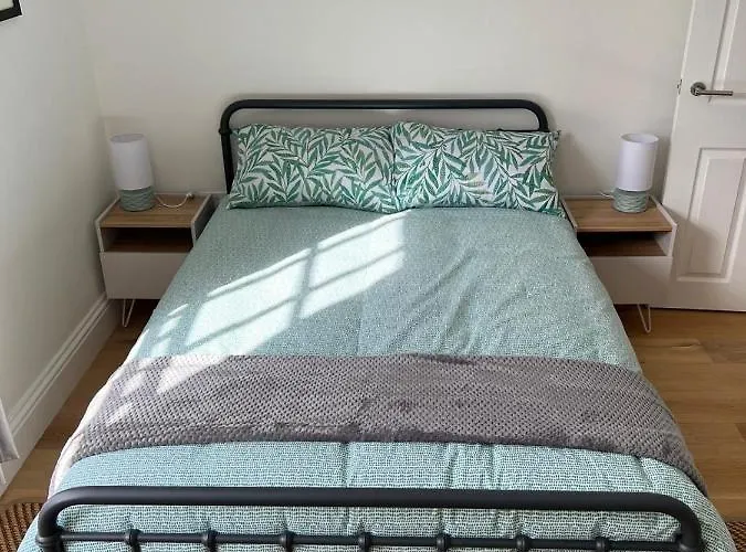 Lovely 1 Bed Flat *Free Parking* Hoe/Barbican Plymouth